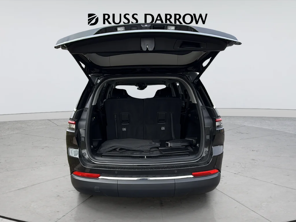 Used 2023 Gray Jeep Limited image 30