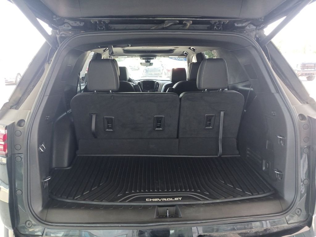 Used 2022 Black Chevrolet Premier image 29