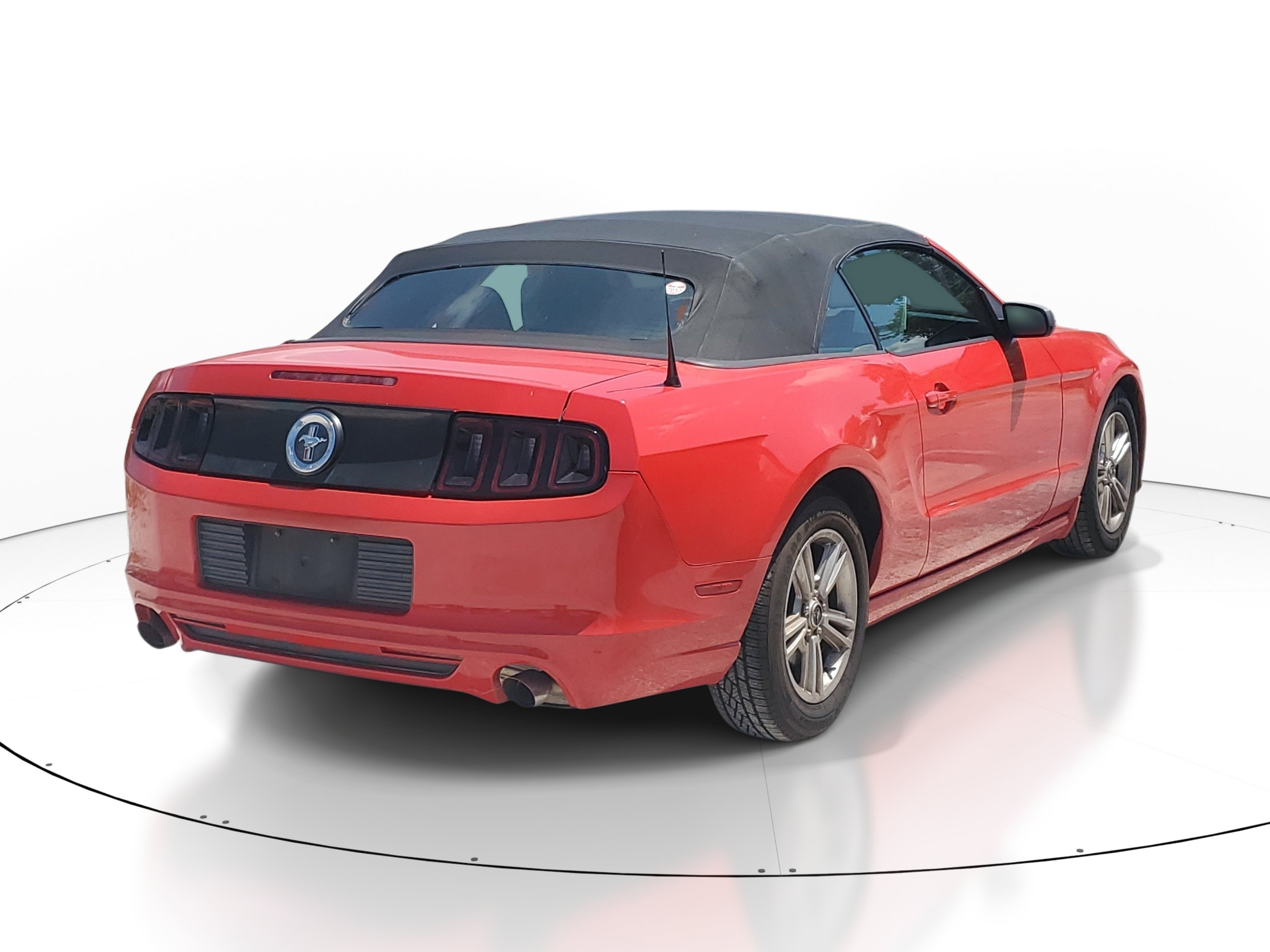 Used 2013 Red Ford V6 image 9