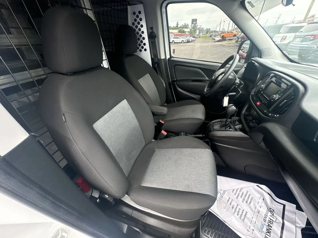 Used 2022 White Ram Base image 23