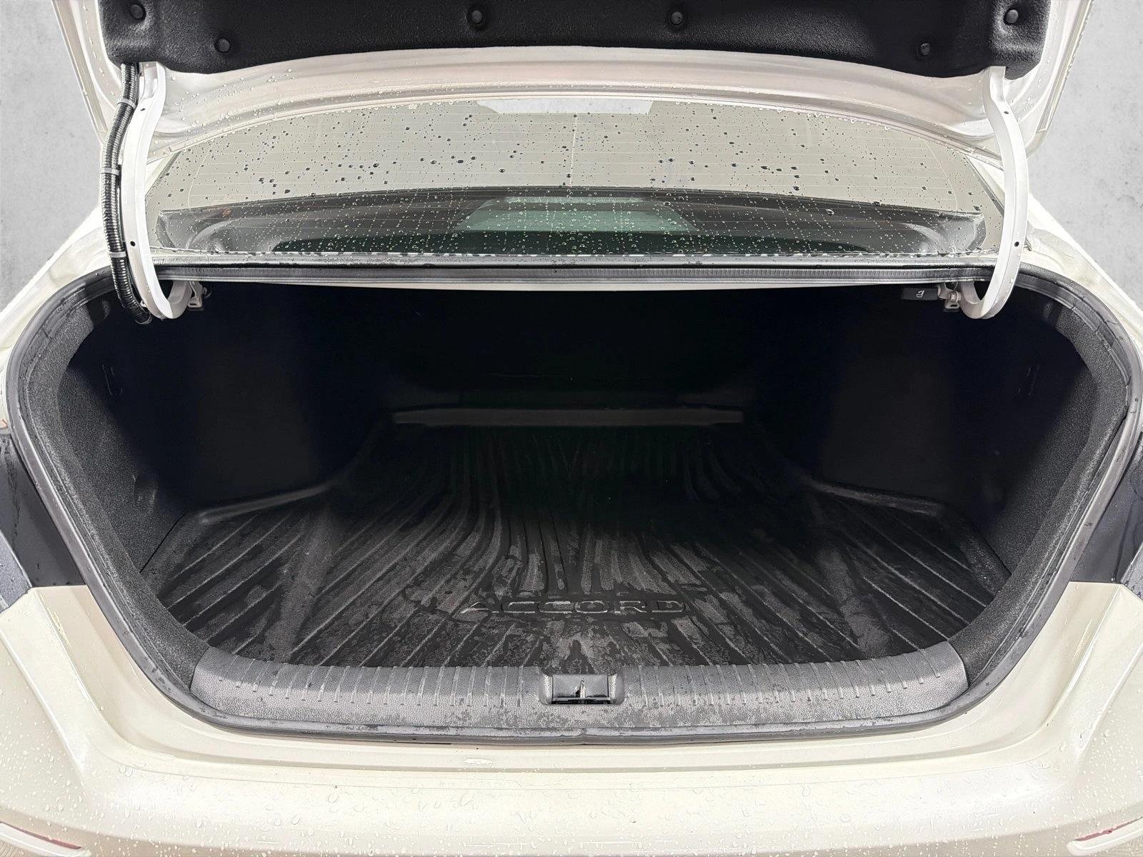 Used 2023 White Honda LX image 18