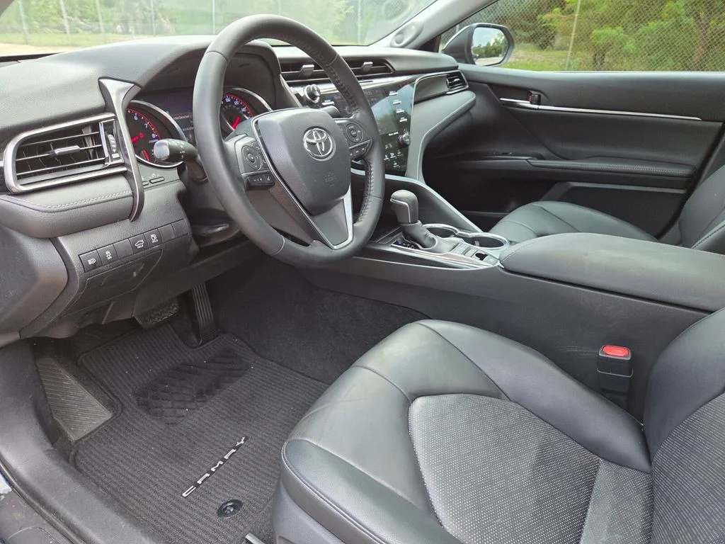 Used 2019 Blue Toyota XSE V6 image 25