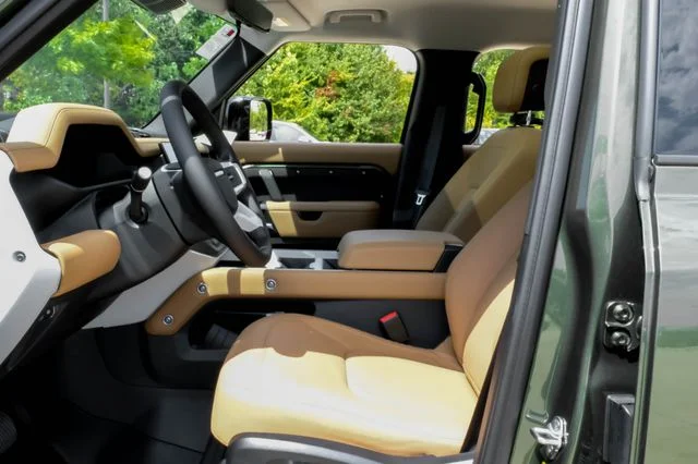 New 2026 Woolstone Green Metallic Land Rover S image 4