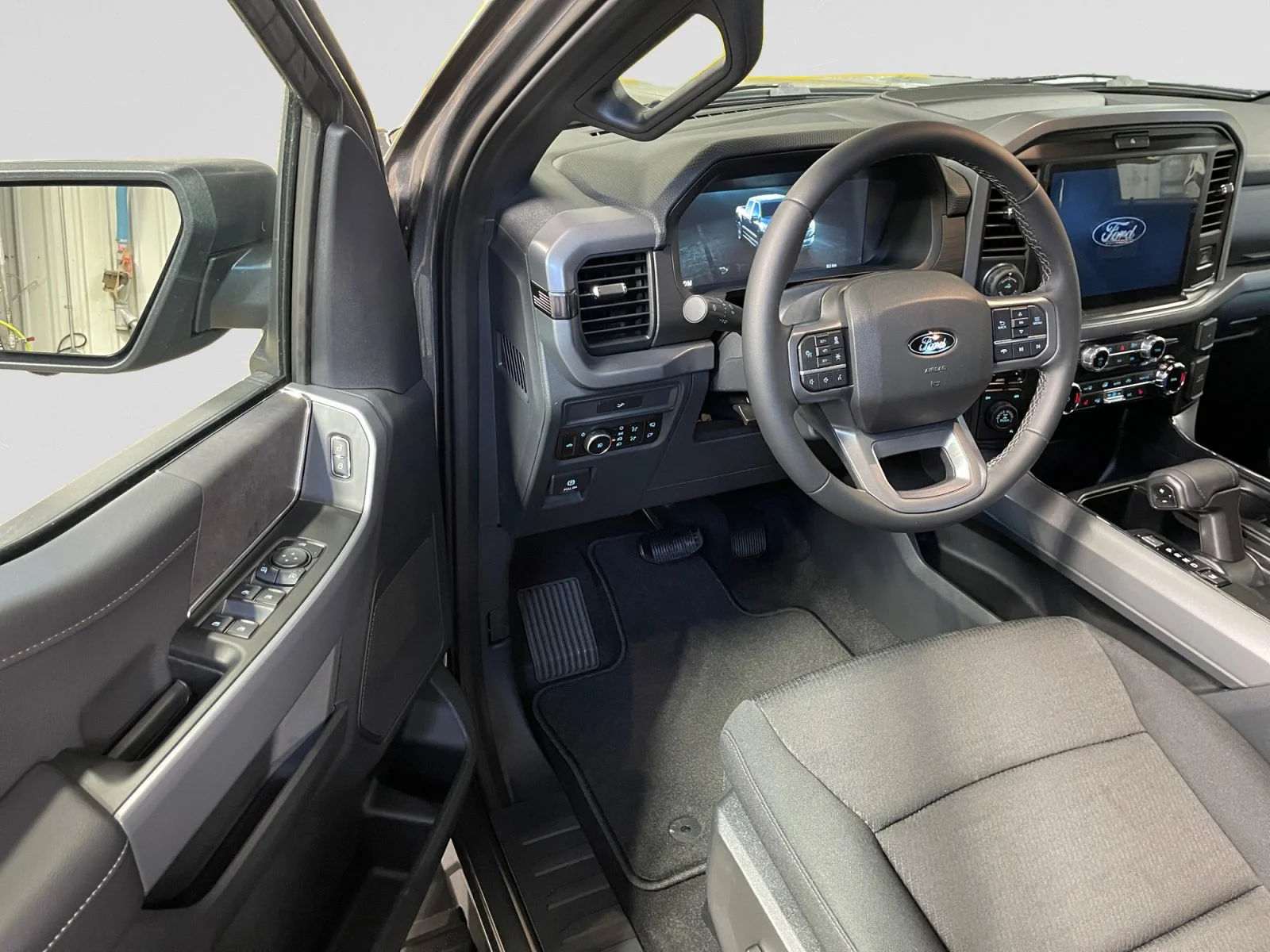 New 2026 CARBONIZED GREY METALLIC Ford XLT image 11