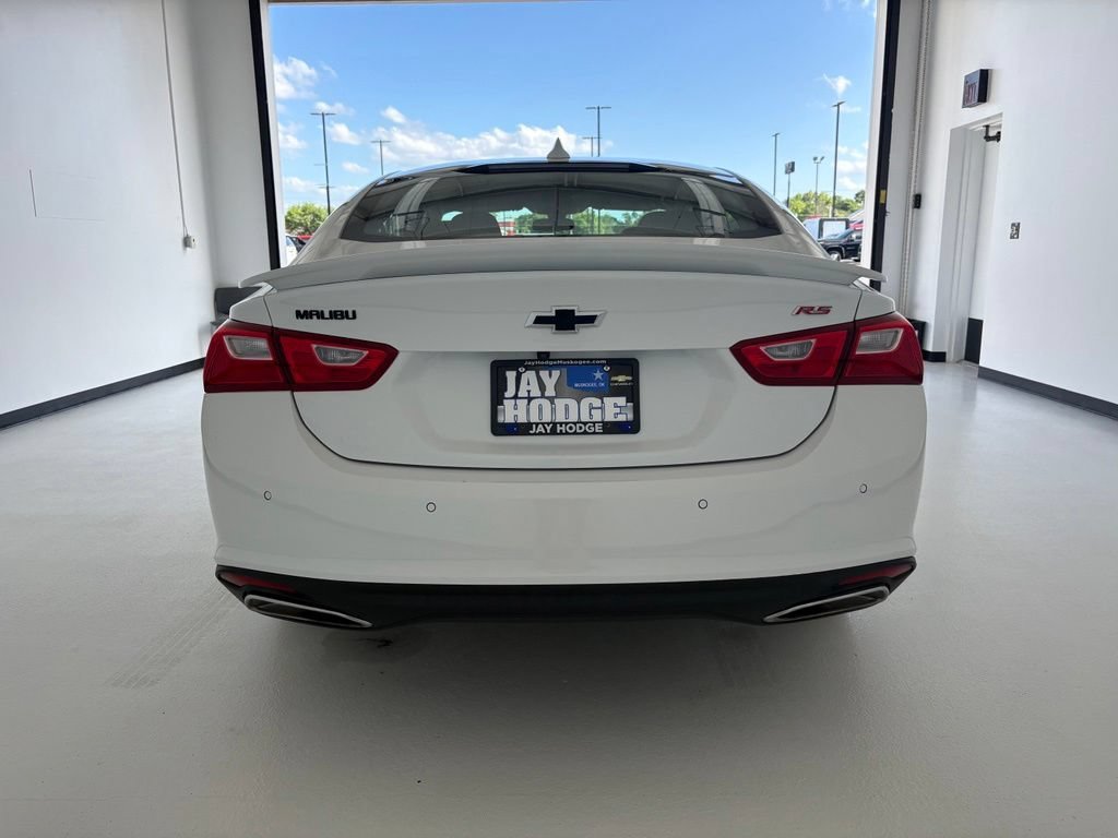 Used 2021 SUMMIT WHITE Chevrolet RS image 18