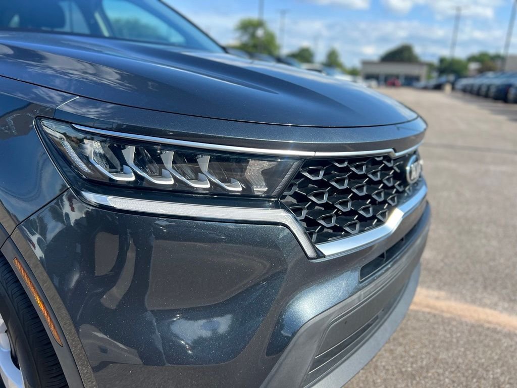 Used 2021 Gray Kia LX image 33