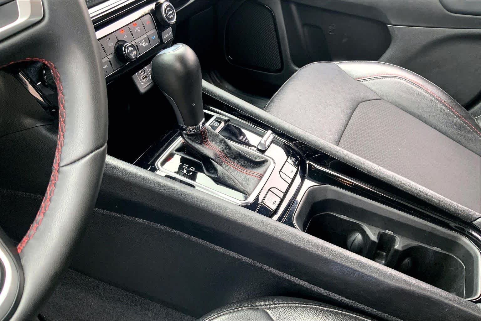 Used 2025 Silver Zynith Metallic Clearcoat Jeep Trailhawk image 16