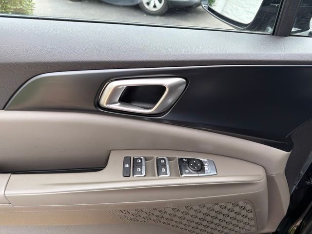Used 2026 Black Kia LXS image 29