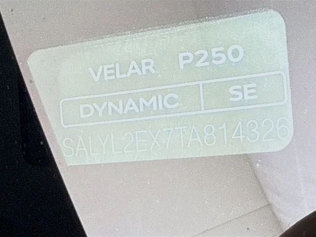 Used 2026 Carpathian Grey Premium Metallic Land Rover Dynamic SE image 34