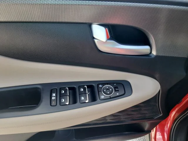 Used 2020 Red Hyundai SEL image 17