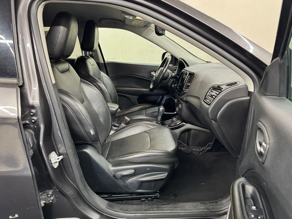 Used 2021 Gray Jeep Limited image 28