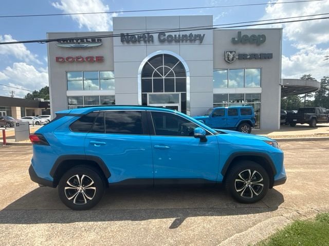 2020 Toyota RAV4 LE