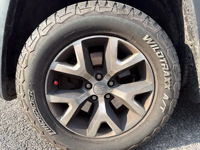 Used 2015 Orange Jeep Trailhawk image 9