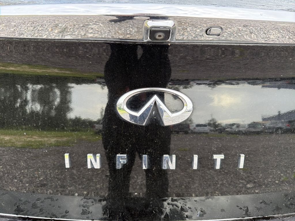 Used 2009 Black INFINITI Journey image 15