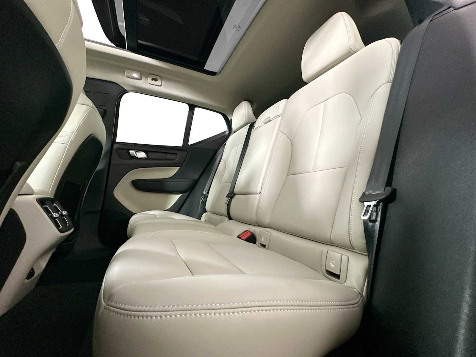 Certified Used 2025 Vapour Grey Volvo Ultra image 22