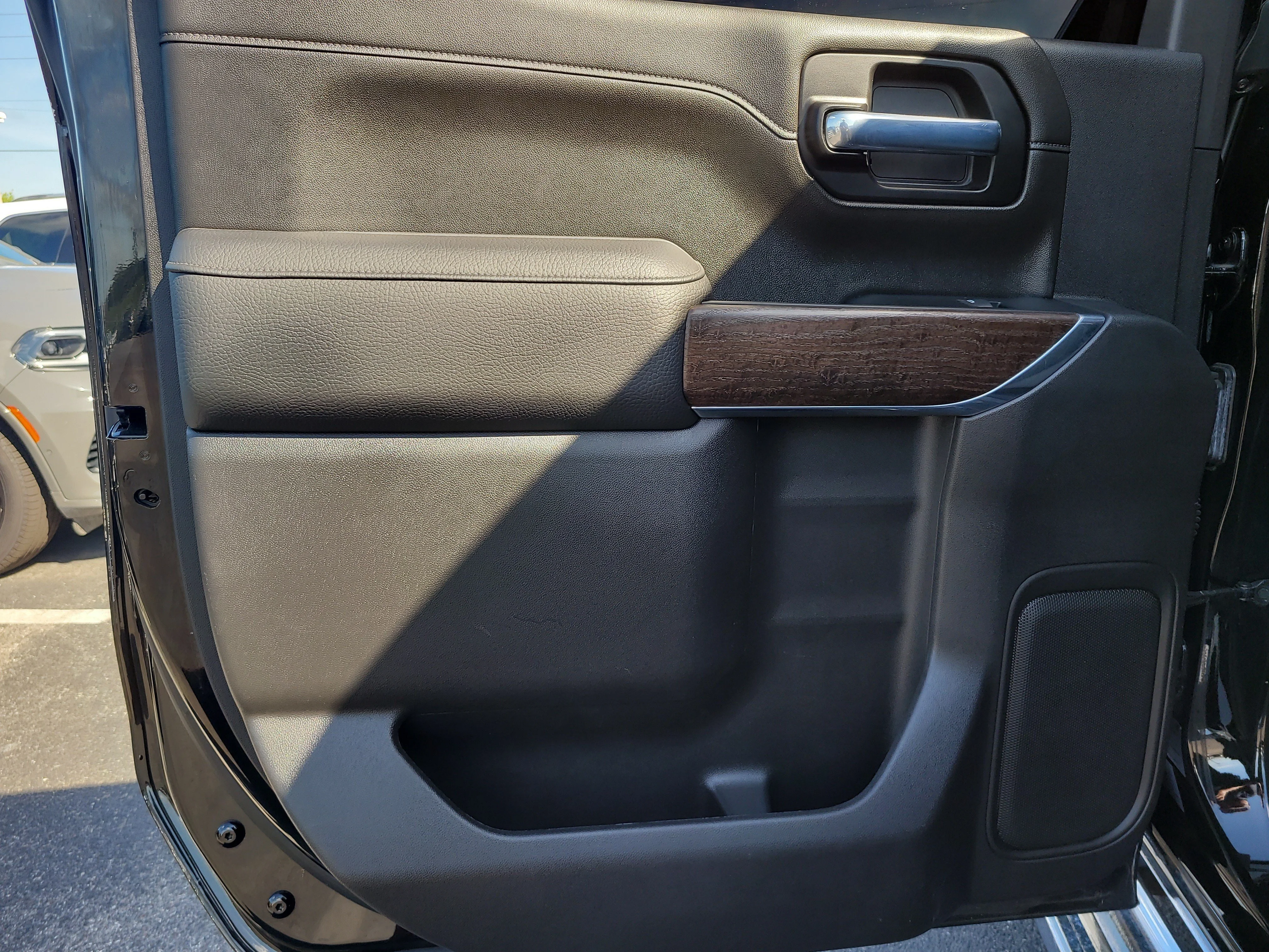 Used 2022 Onyx Black GMC Denali image 11