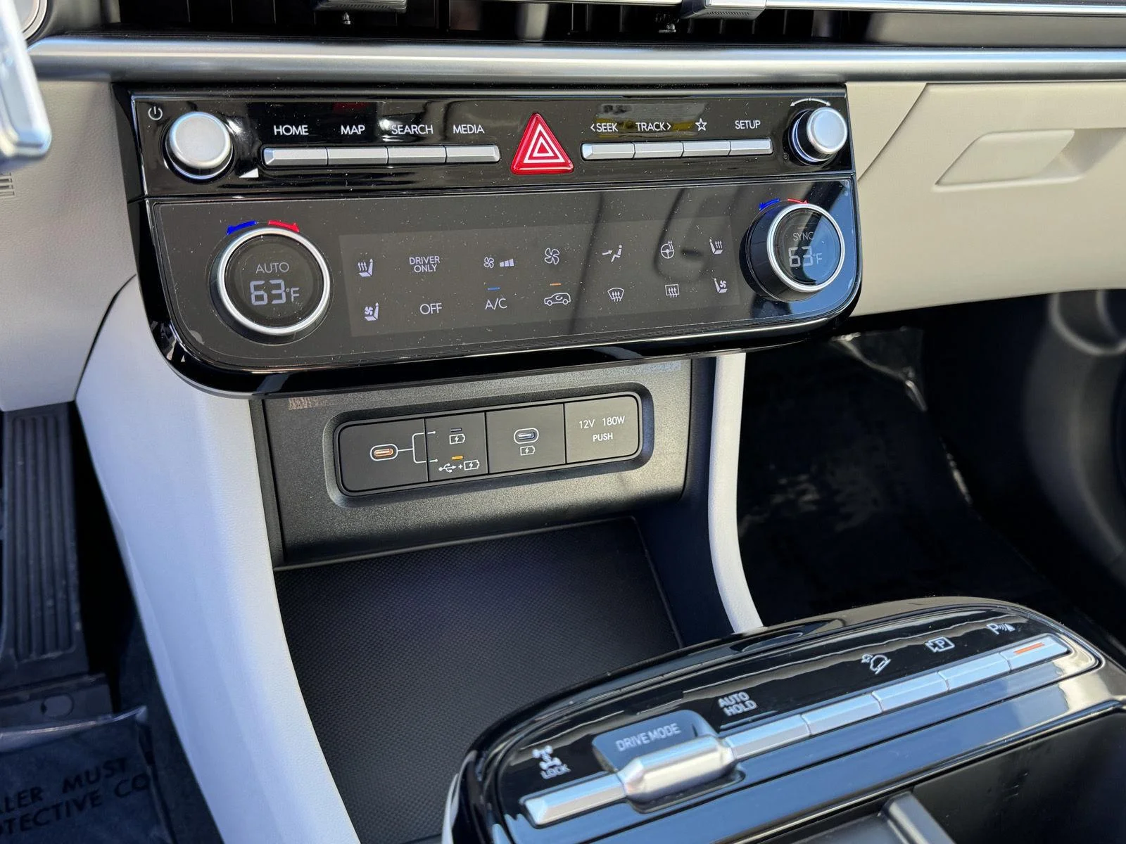 2025 Hyundai Tucson Limited - Photo 24