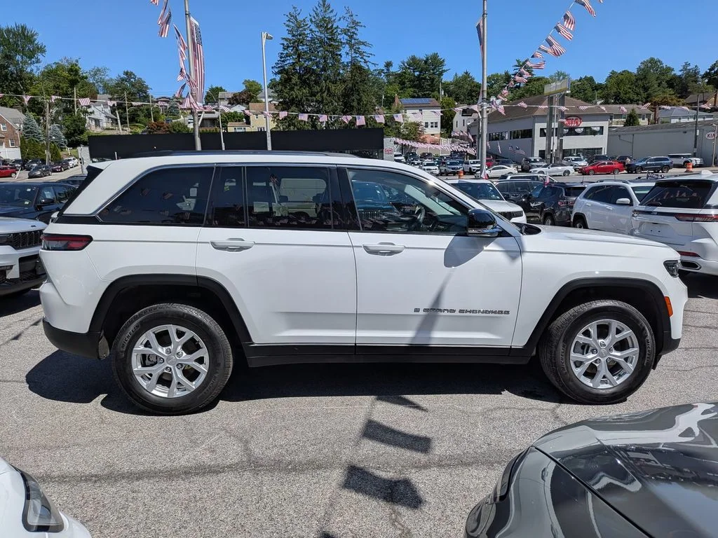 Used 2023 White Jeep Limited image 5