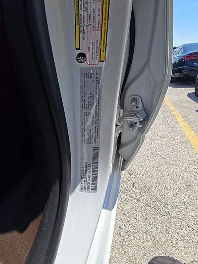 Used 2025 White Ram Limited image 15