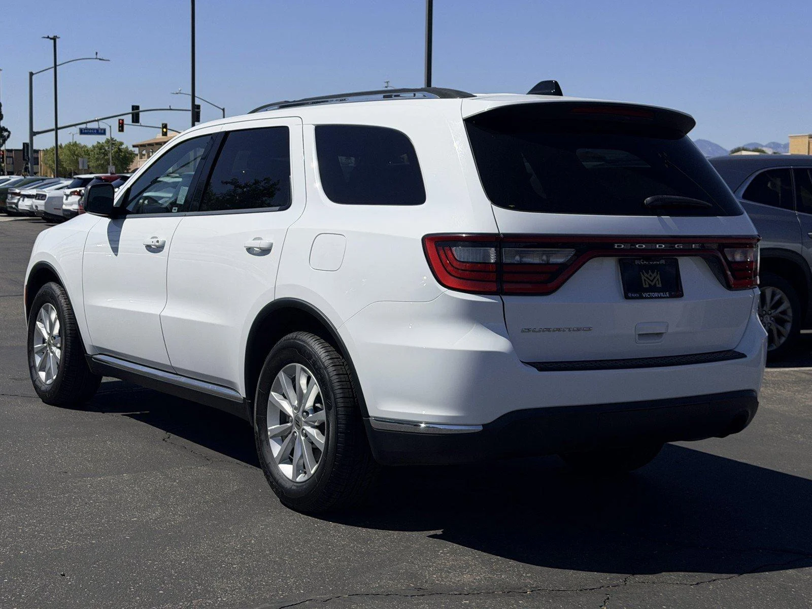 Used 2023 White Knuckle Cle Dodge SXT image 4