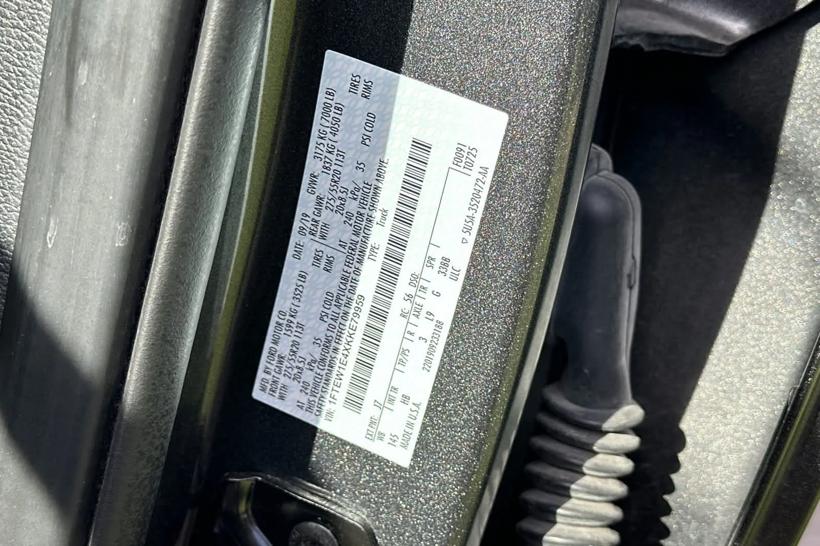 Certified Used 2019 Magnetic Metallic Ford LARIAT image 28
