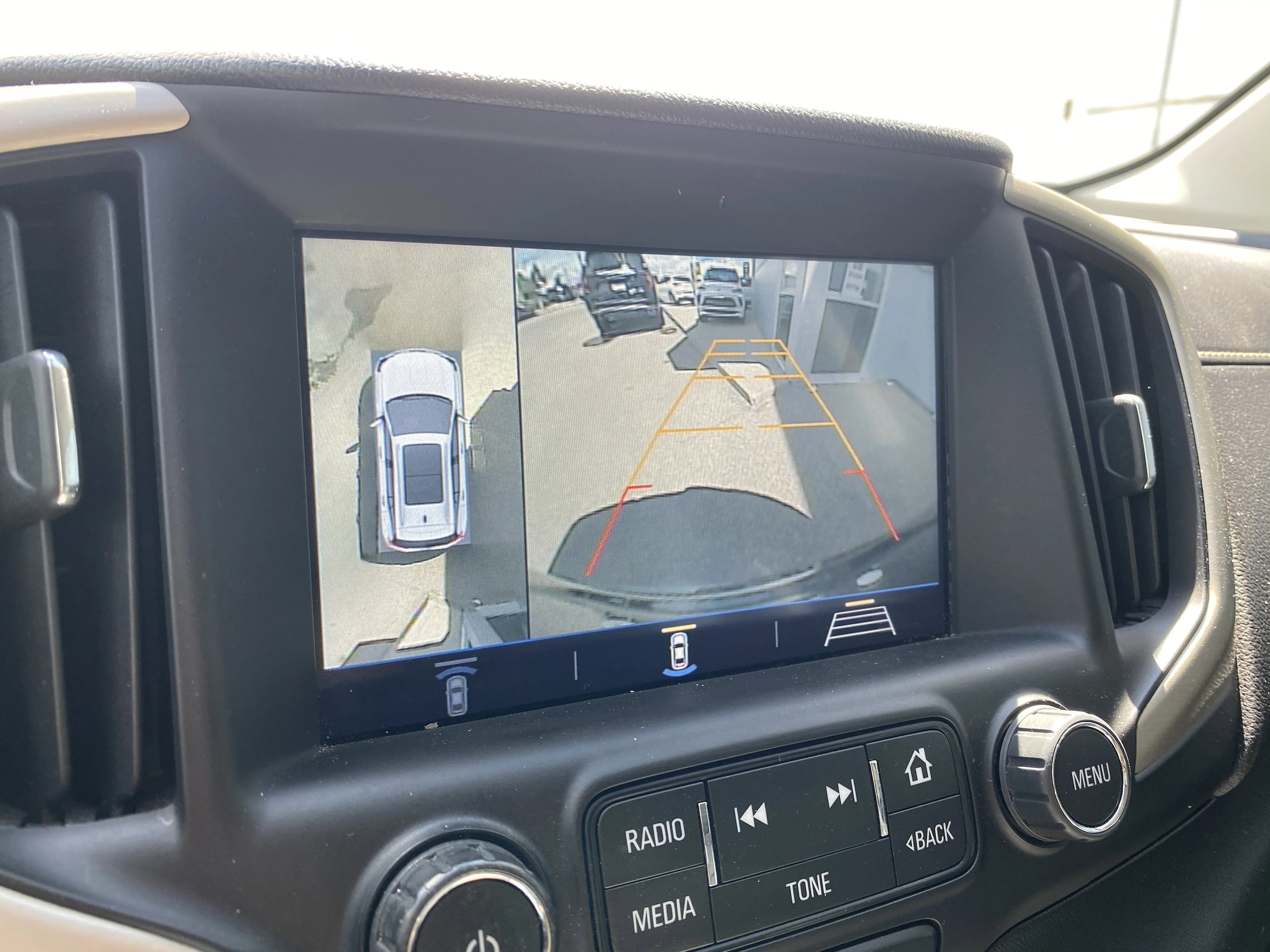 Used 2018 Black GMC Denali AWD image 17