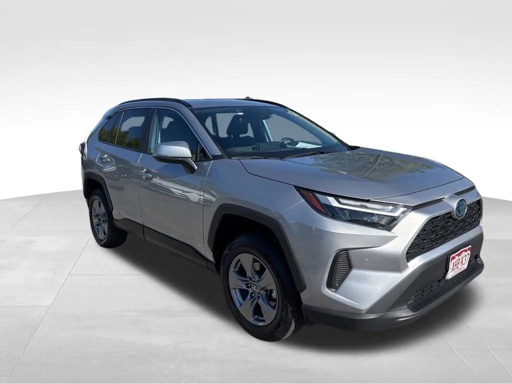 Used 2024 Silver Toyota XLE image 8