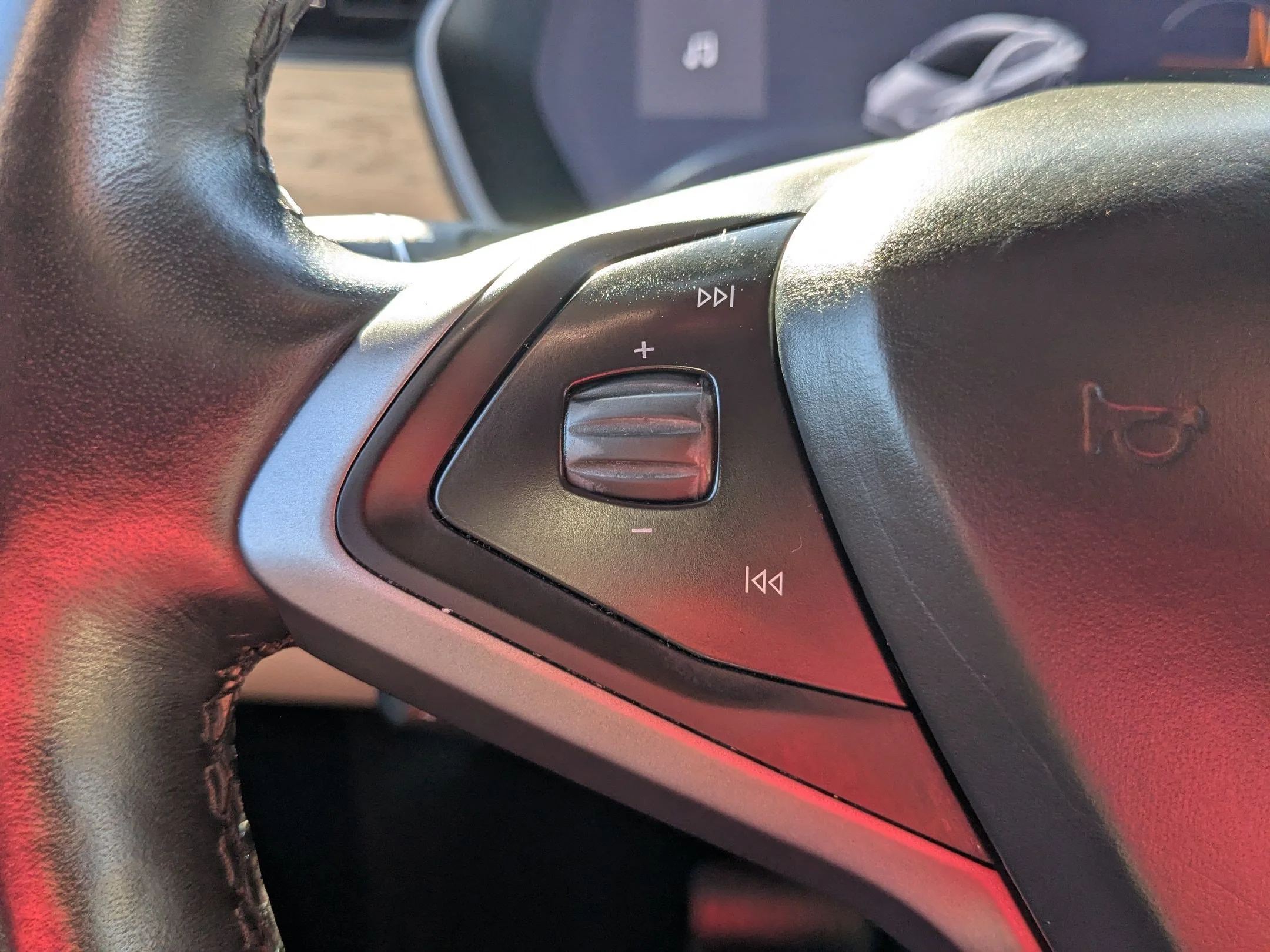 Used 2018 Silver Tesla 75D image 15