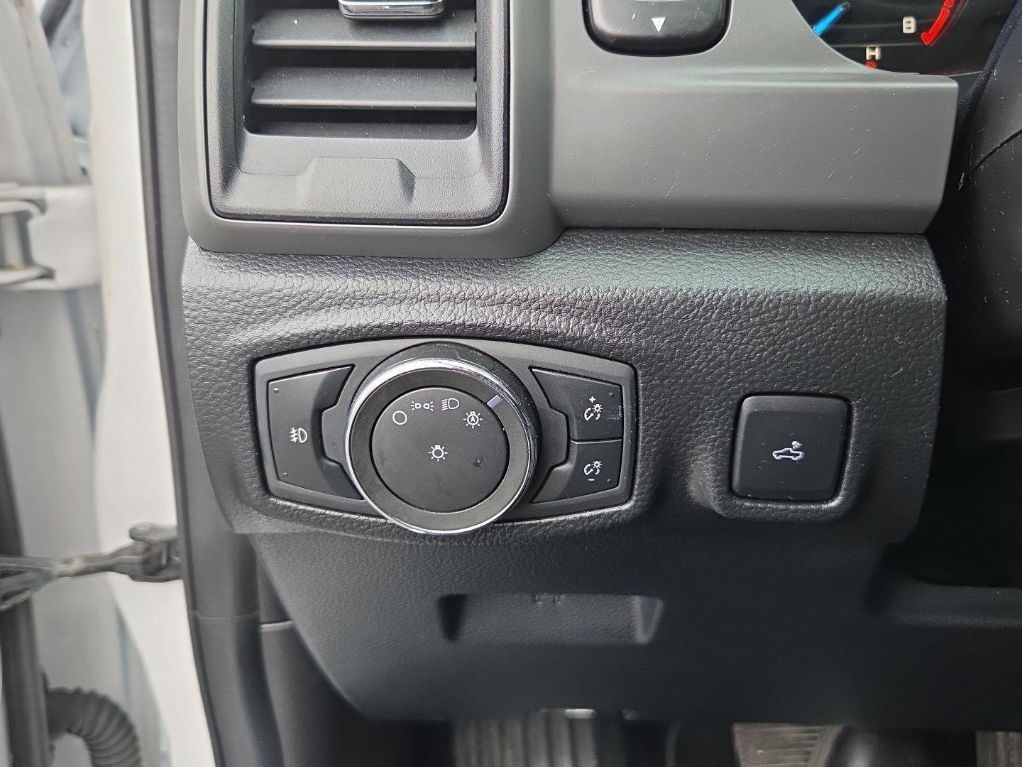 Used 2019 Oxford White Ford XL image 10