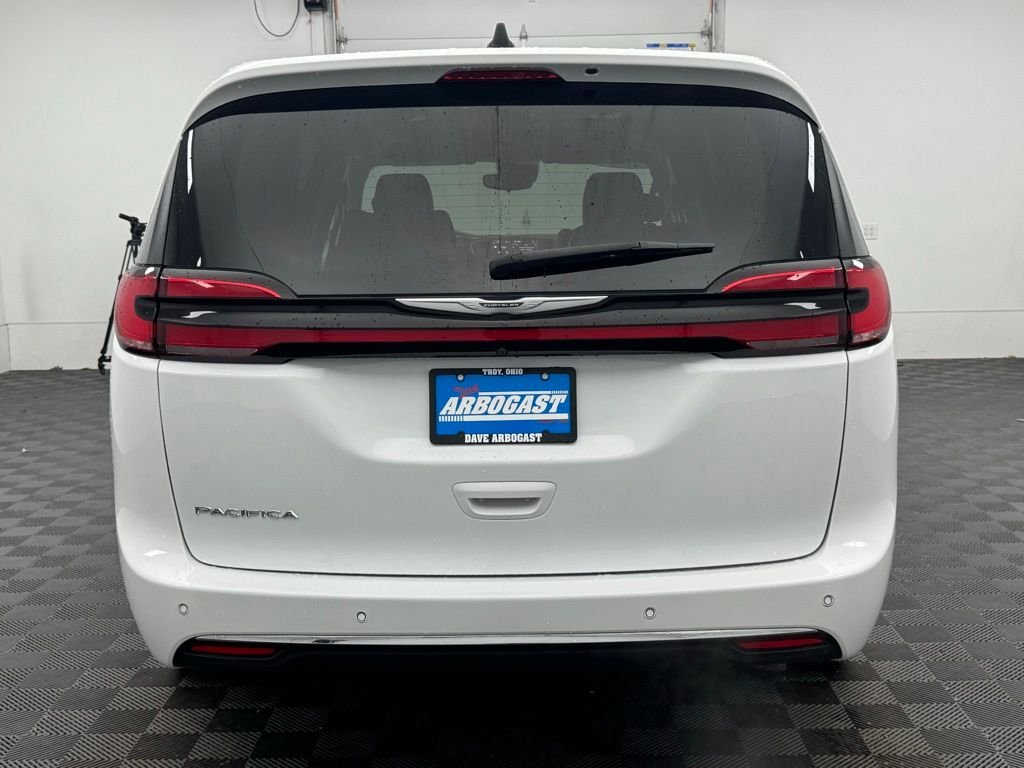 Used 2023 Bright White Clearcoat Chrysler Touring L image 8