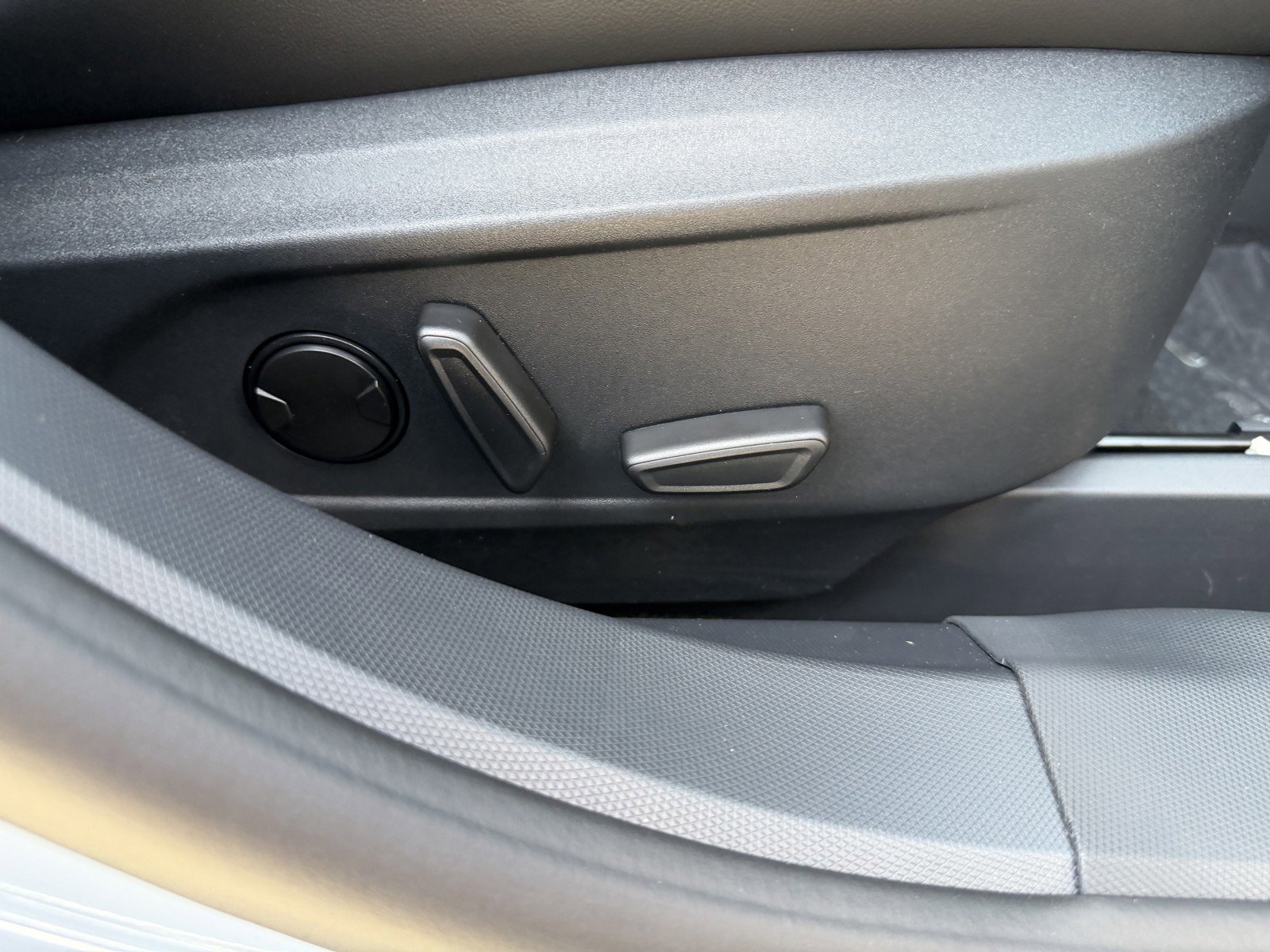 New 2026 Glacier Gray Metallic Tri-coat Ford Premium image 10