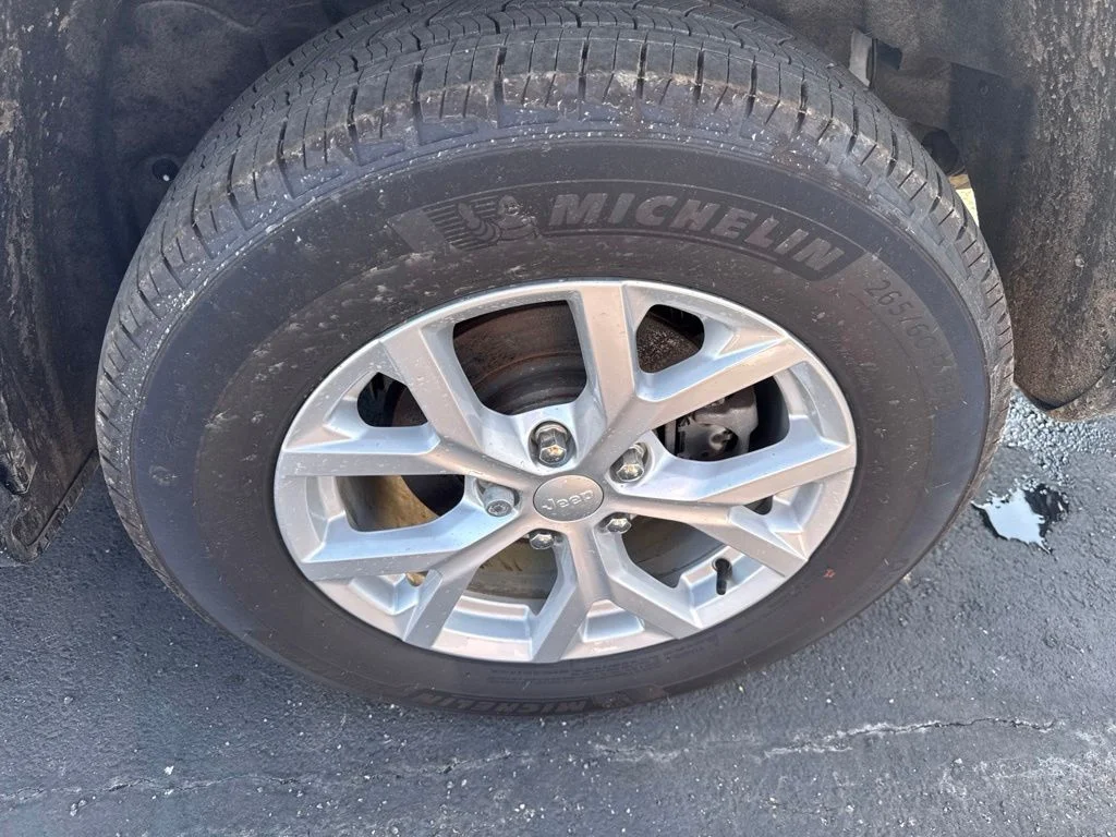 Used 2023 White Jeep Limited image 14
