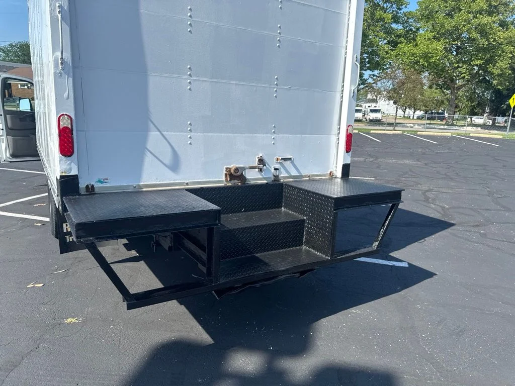 Used 2017 Summit White Chevrolet Work Van image 15