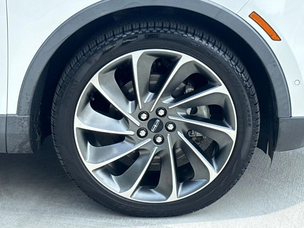 Used 2020 White Lincoln Reserve image 11