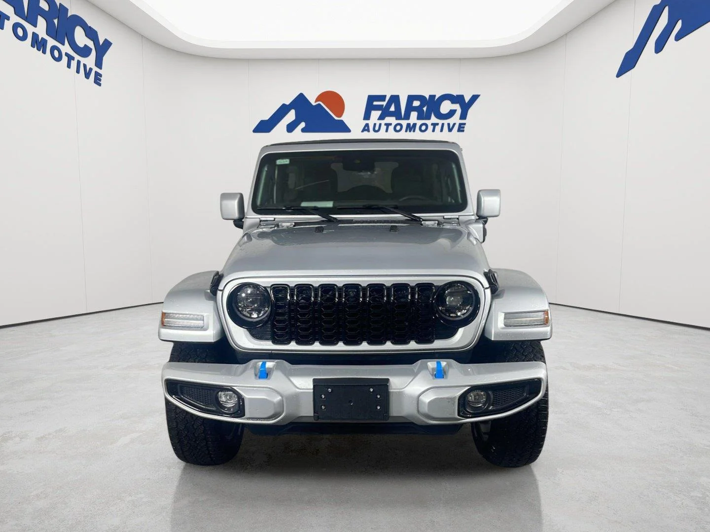 Used 2024 Silver Zynith Clearcoat Jeep High Altitude image 3