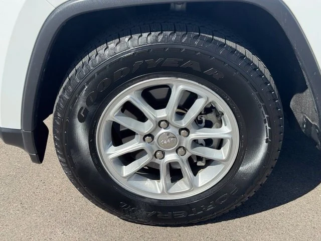 Used 2018 White Jeep Laredo E image 11