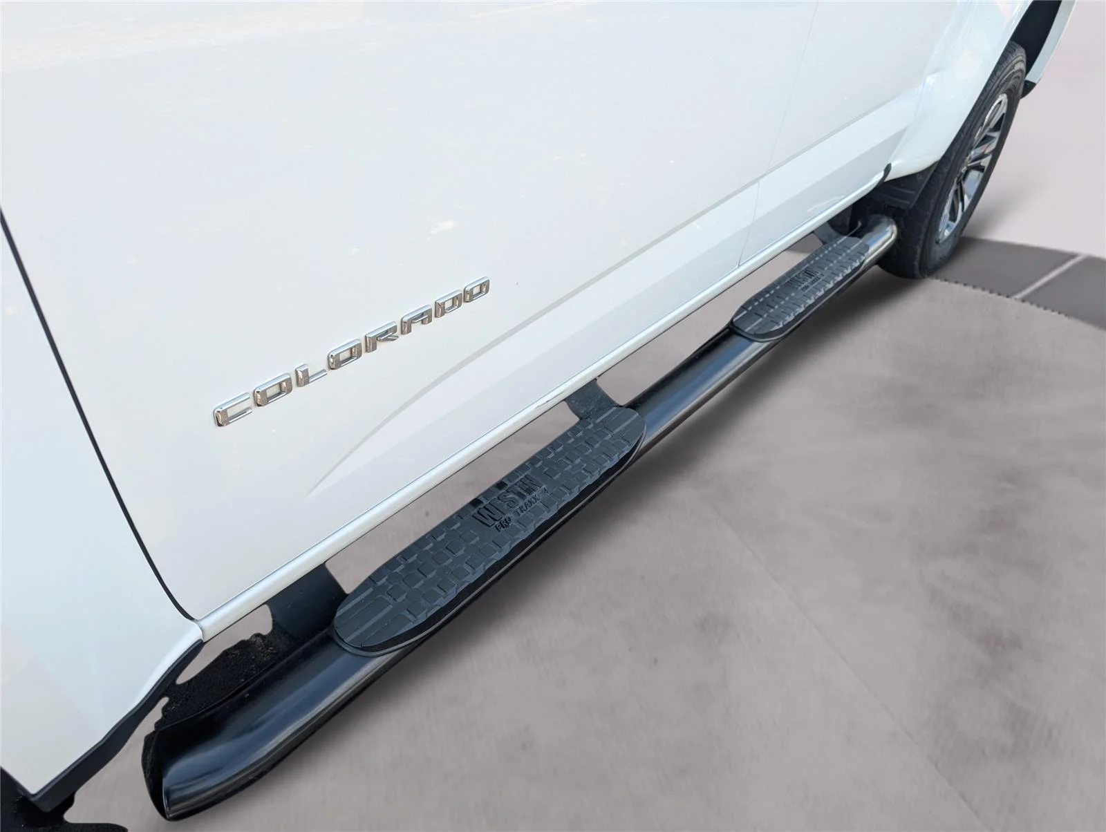 Used 2022 Summit White Chevrolet Z71 image 39
