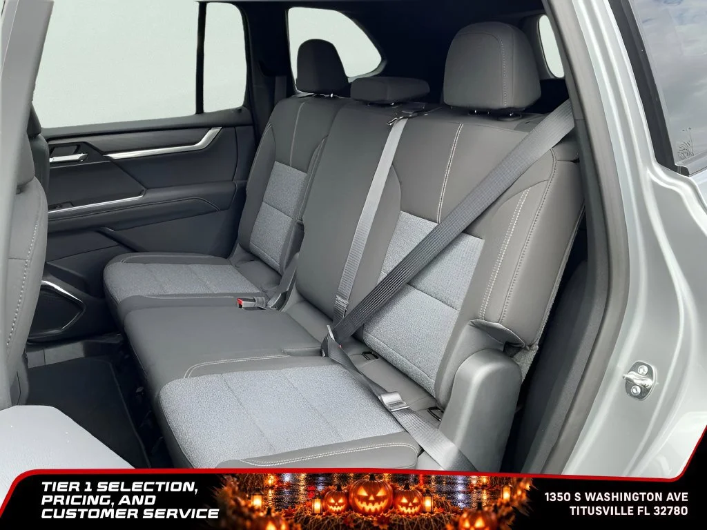 New 2026 Sterling Metallic GMC Elevation image 20