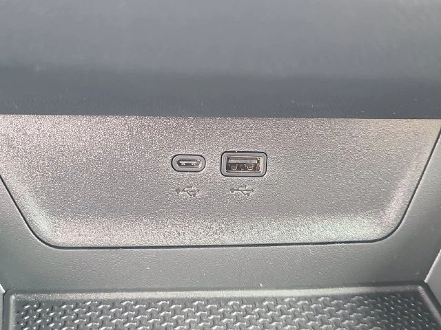 New 2027 Mosaic Black Metallic Chevrolet ACTIV image 33