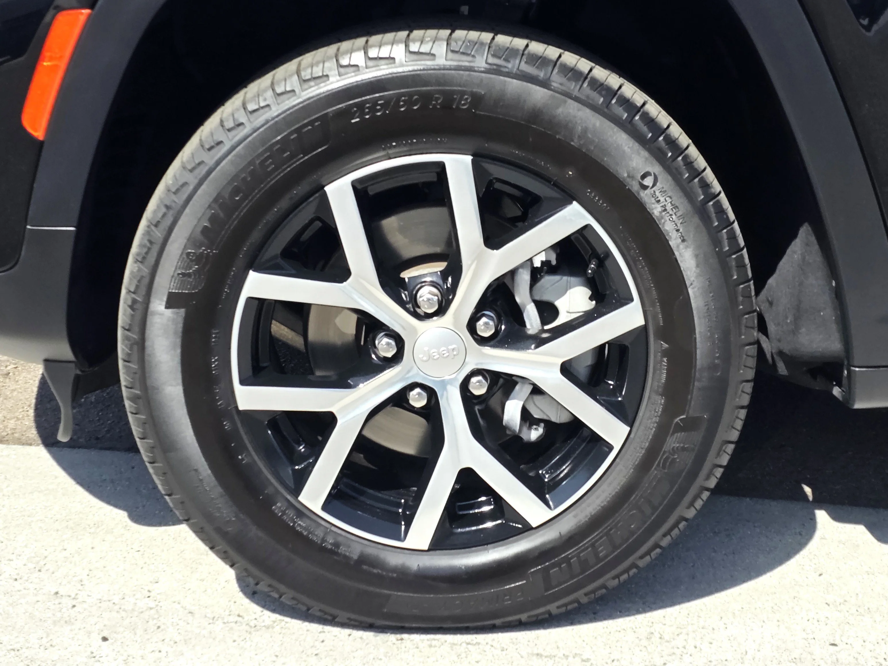 Used 2024 Diamond Black Jeep Limited image 9