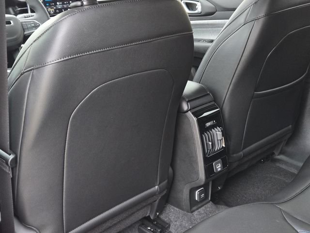 New 2026 Bright White Clearcoat Jeep Latitude image 16