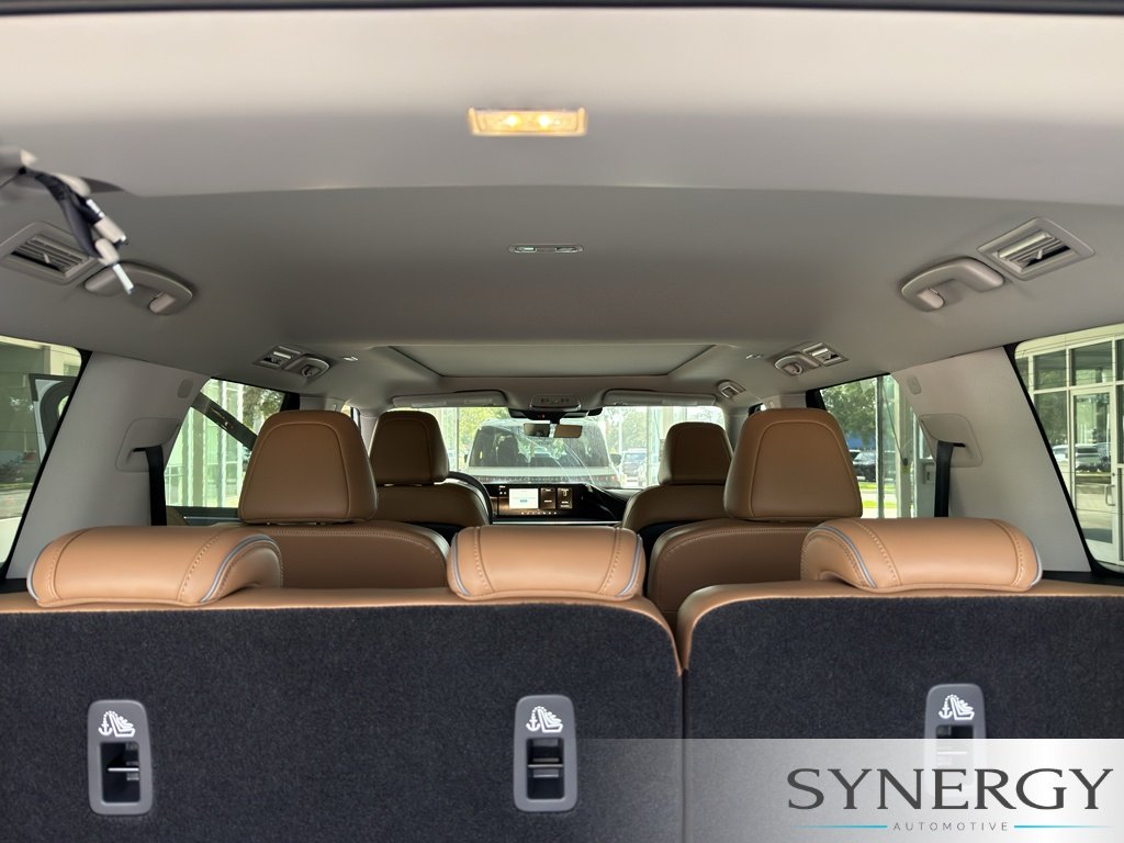 New 2027 Radiant White INFINITI LUXE image 36