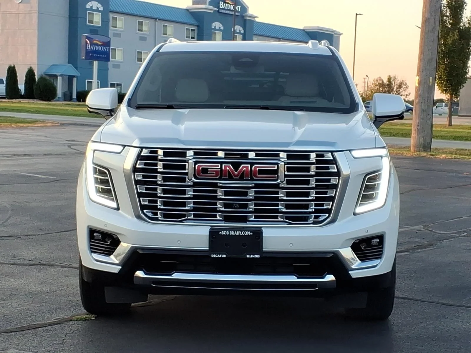 Used 2025 White GMC Denali image 18