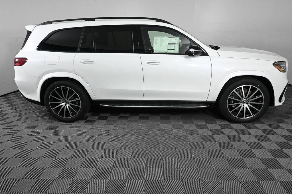 New 2026 MANUFAKTUR Moonlight White Metallic Mercedes-Benz GLS 450 image 26