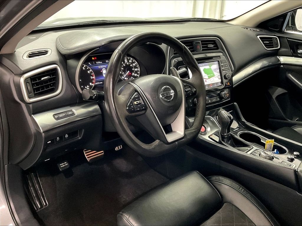 Used 2016 Gun Metallic Nissan SR image 8