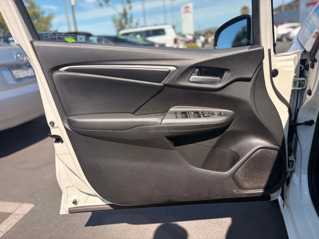Used 2017 White Honda EX-L image 26