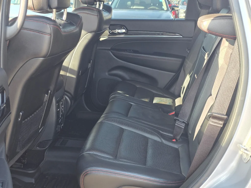 Used 2020 Billet Silver Metallic Clear Coat Jeep Trailhawk image 28