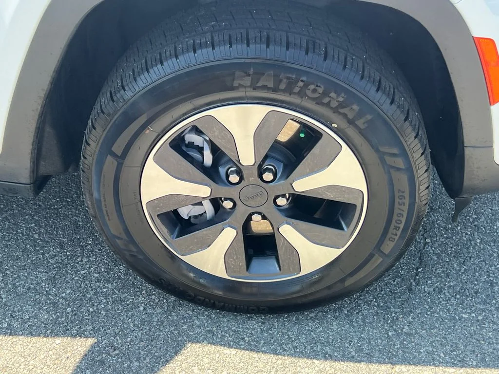 Used 2024 White Jeep 4xe image 14