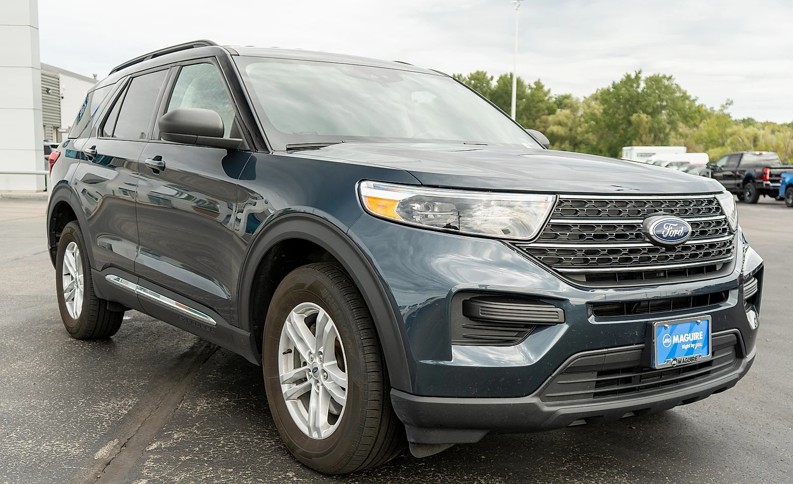 Used 2023 Stone Blue Metallic Ford XLT image 4