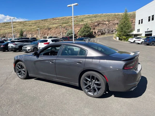 Used 2022 Granite Pearlcoat Dodge SXT image 11